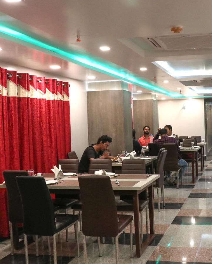 Hotel Nandini Baharampur Eksteriør billede