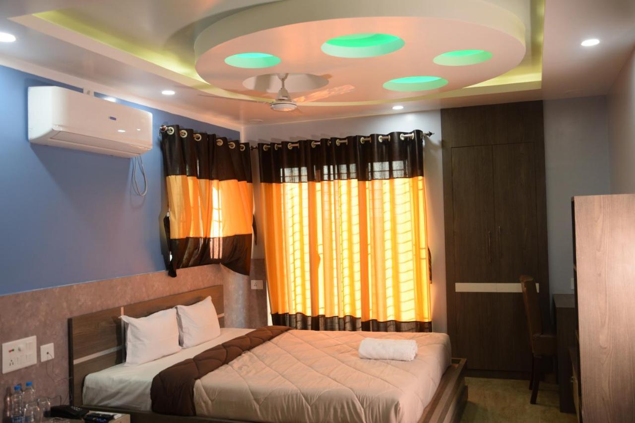 Hotel Nandini Baharampur Eksteriør billede