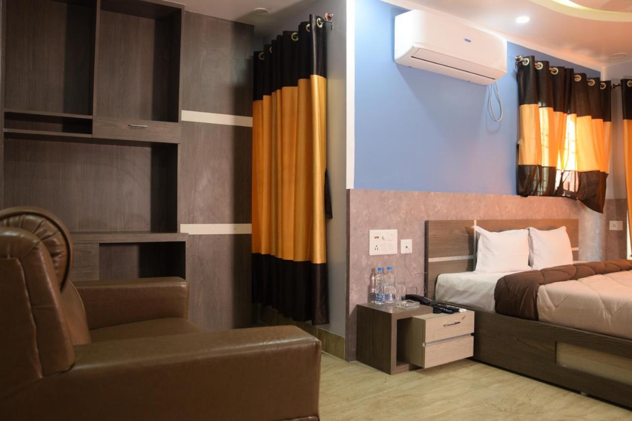 Hotel Nandini Baharampur Eksteriør billede